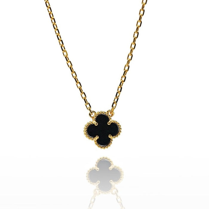 Brilliant clover necklace
