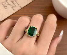 Load image into Gallery viewer, Queen B ring
