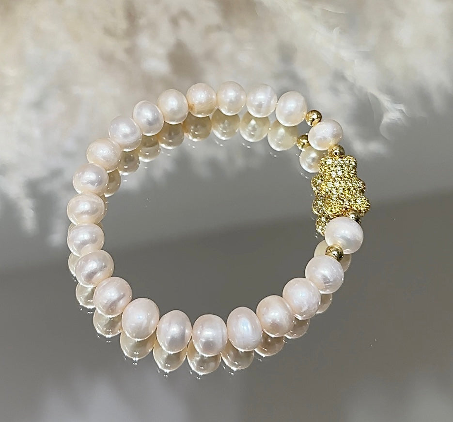 Pearl bear bracelet