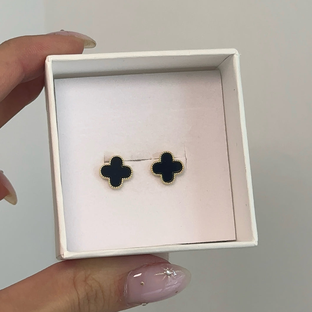 Ellie mini clover studs