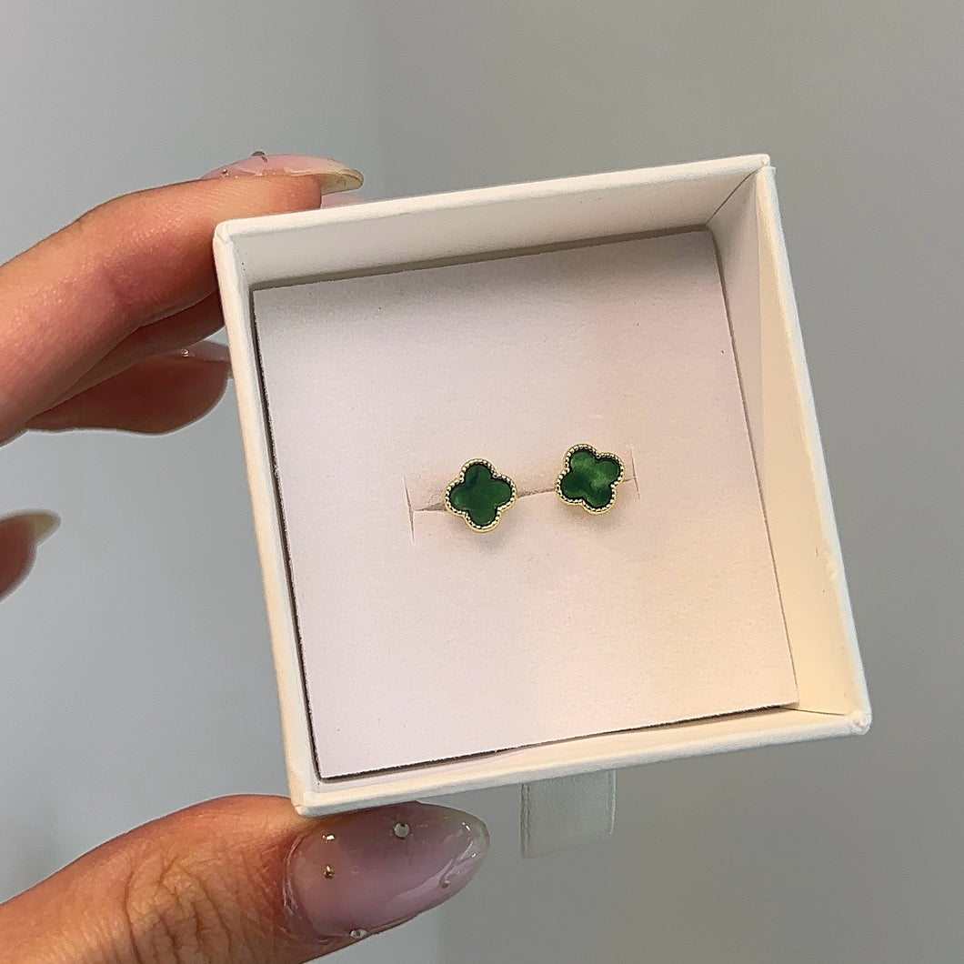 Baby green clover studs