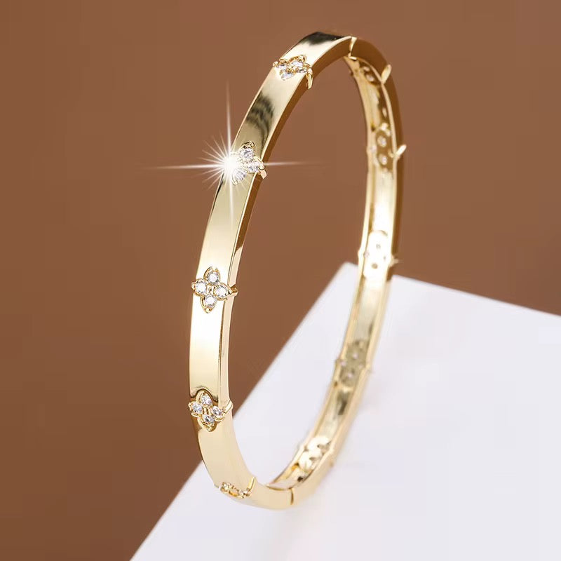 Baby flower bangle