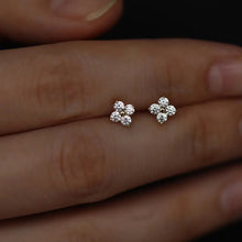 Load image into Gallery viewer, Mini floral studs
