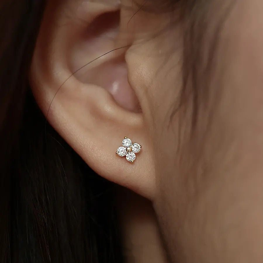 Mini floral studs