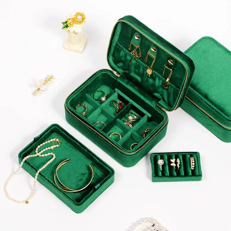 Large emerald jewelry box