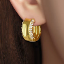 Load image into Gallery viewer, Chelsea earrings
