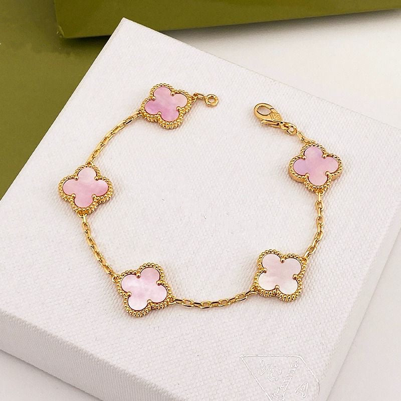 It girl clover bracelet – Glam Bar Bazaar