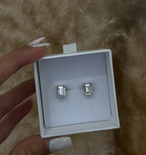 Load image into Gallery viewer, 925 Emerald cut studs
