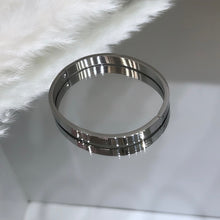 Load image into Gallery viewer, Effortless cuff silver
