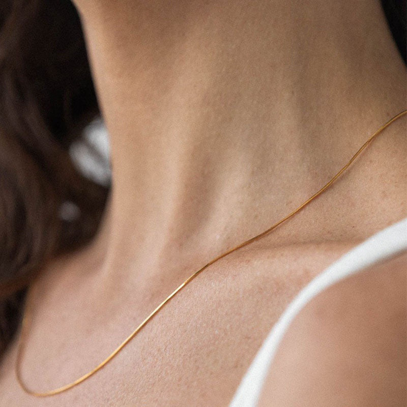 Thin snake necklace