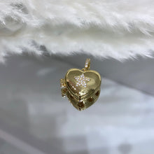 Load image into Gallery viewer, Heart Shaped Locket
