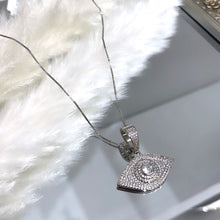 Load image into Gallery viewer, Evil eye necklace
