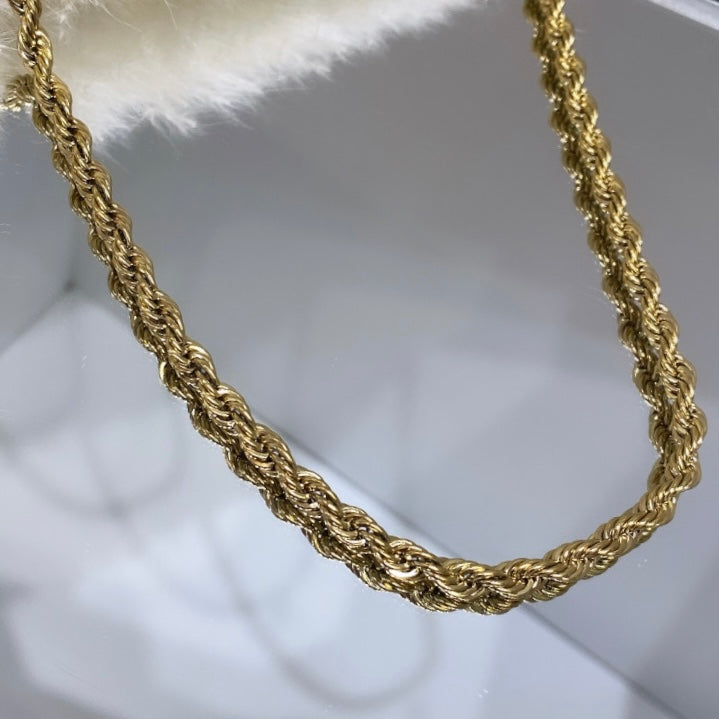 Bold rope chain