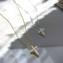 Load image into Gallery viewer, Dainty cross necklace
